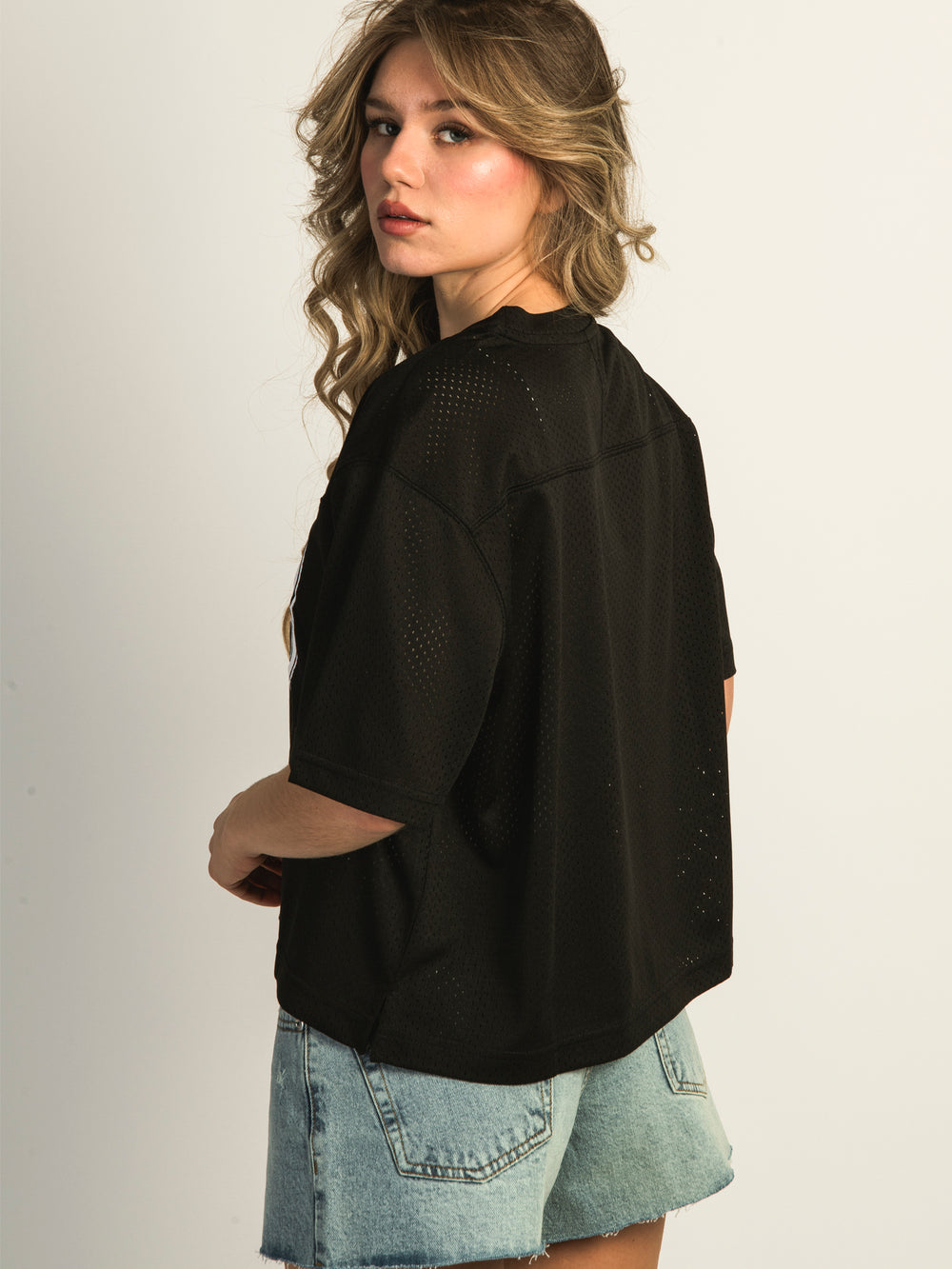 HARLOW PINNY TEE - BLACK