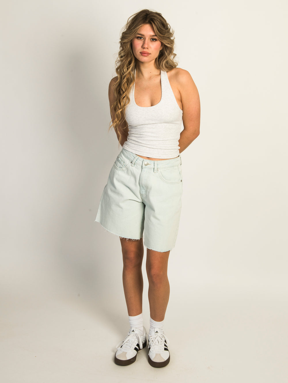 HARLOW DANI MELANGE HALTER TOP - CLOUD