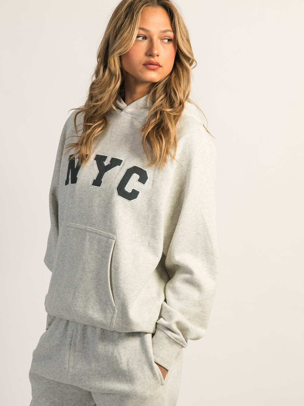 HARLOW CLOUD APPLIQUE HOODIE - CLOUD