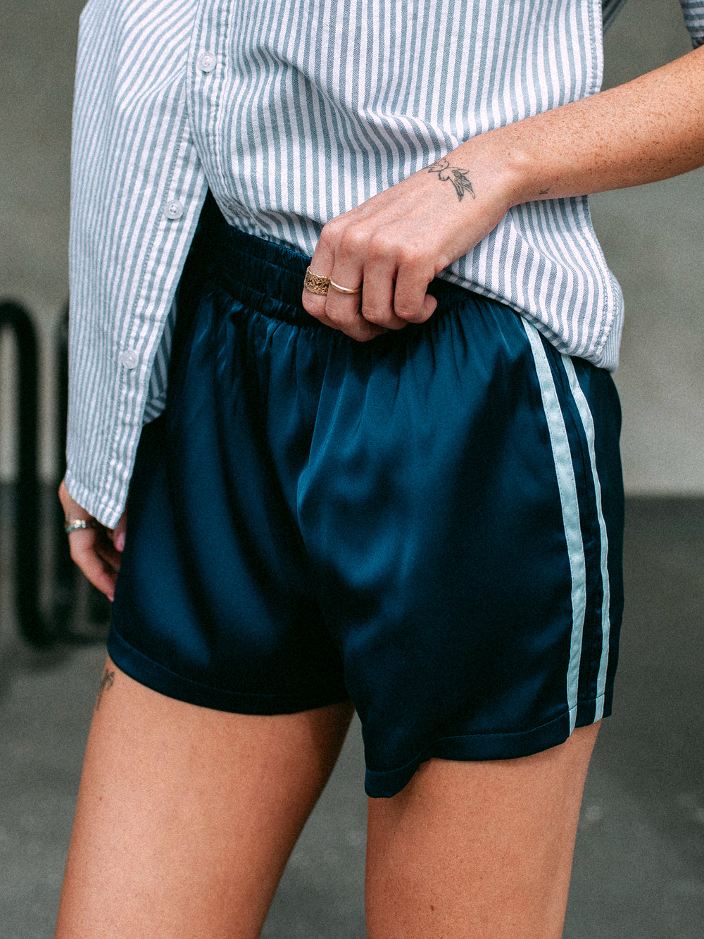 HARLOW SPICE SHORT - NAVY