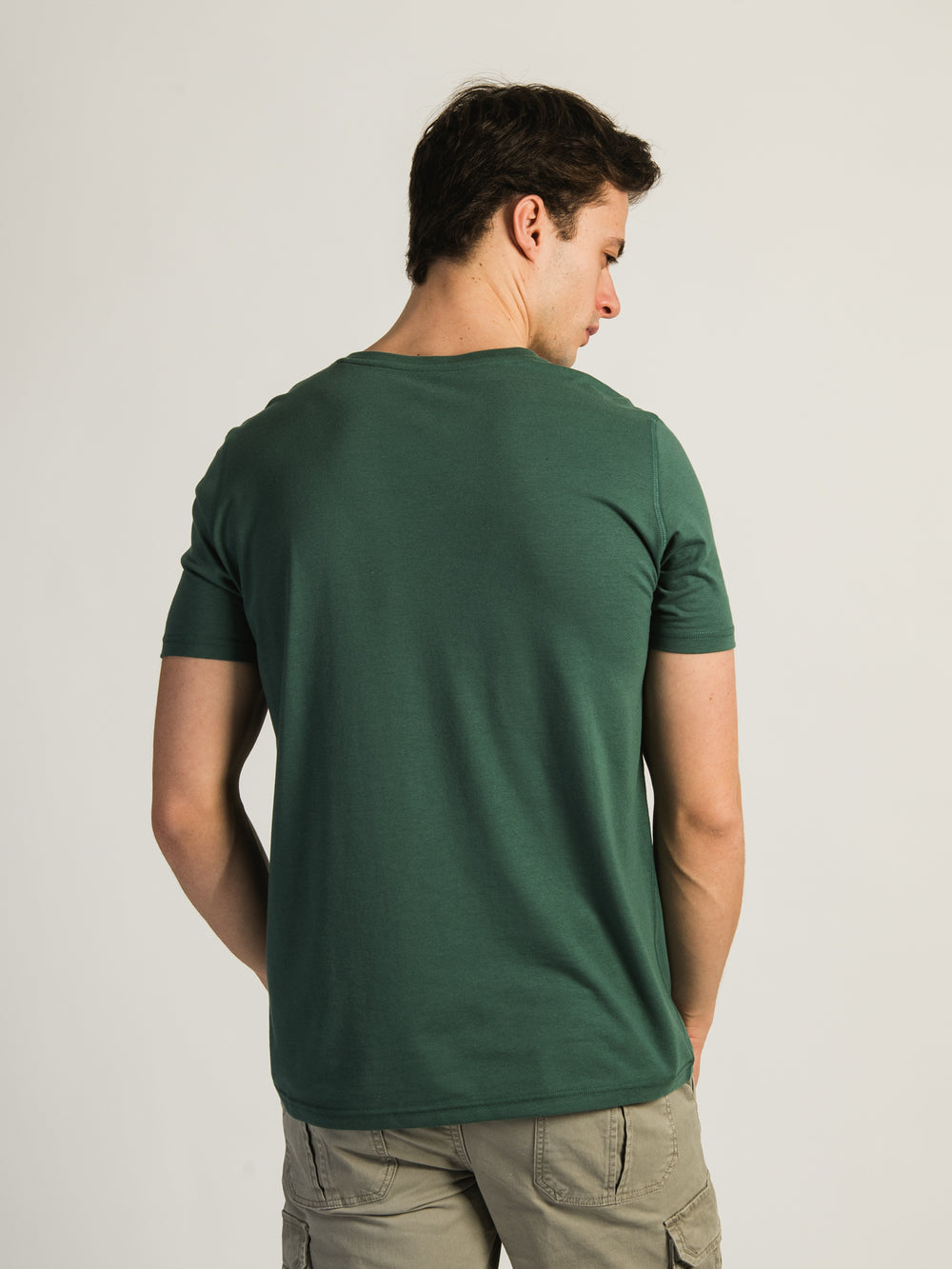 VICTOR VNECK TEE - EVERGREEN