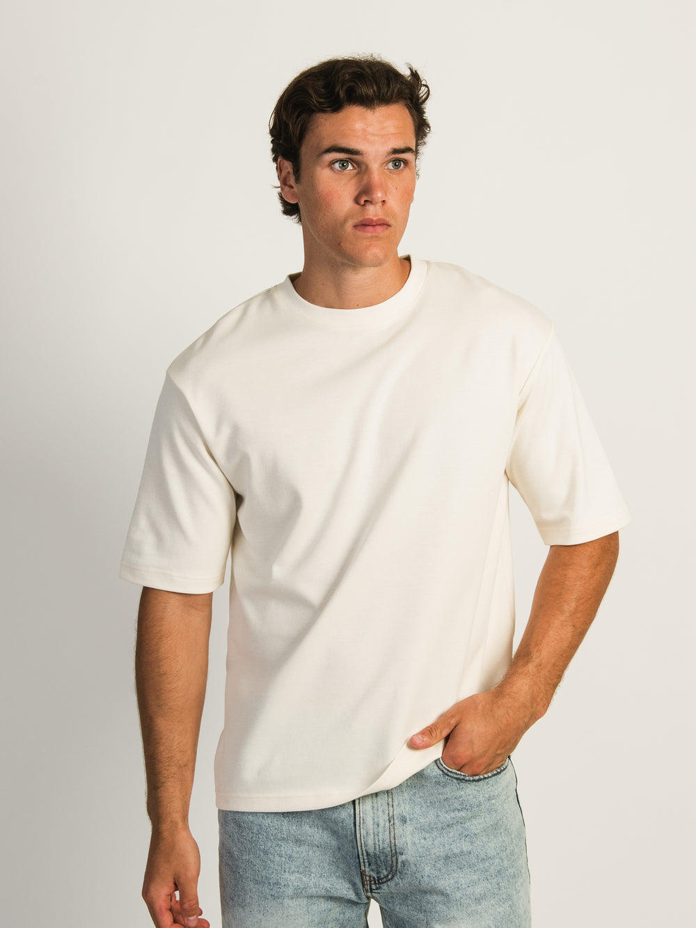 BOXY FIT TEE- CREAM