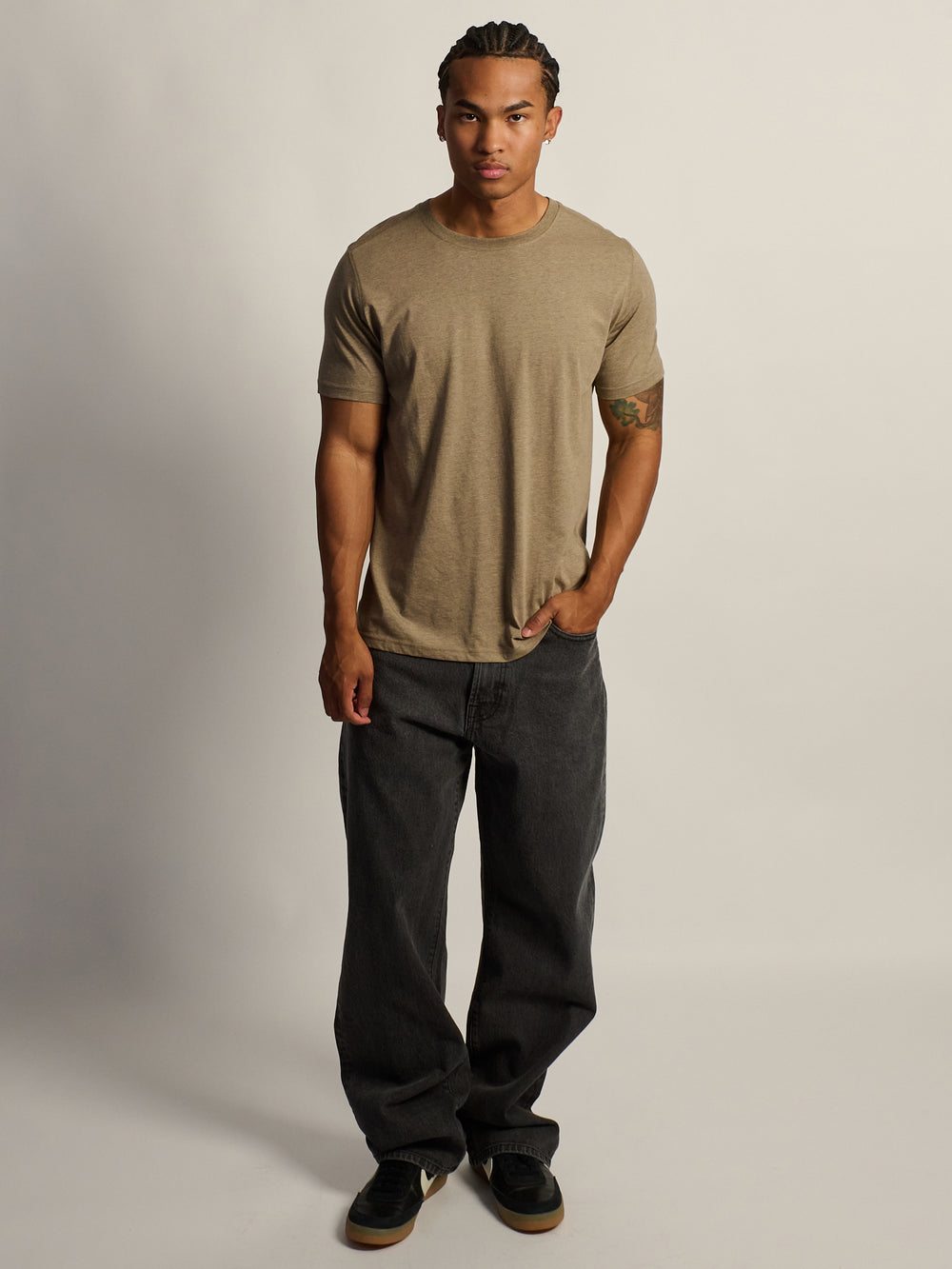 VICTOR CREWNECK - BROWN