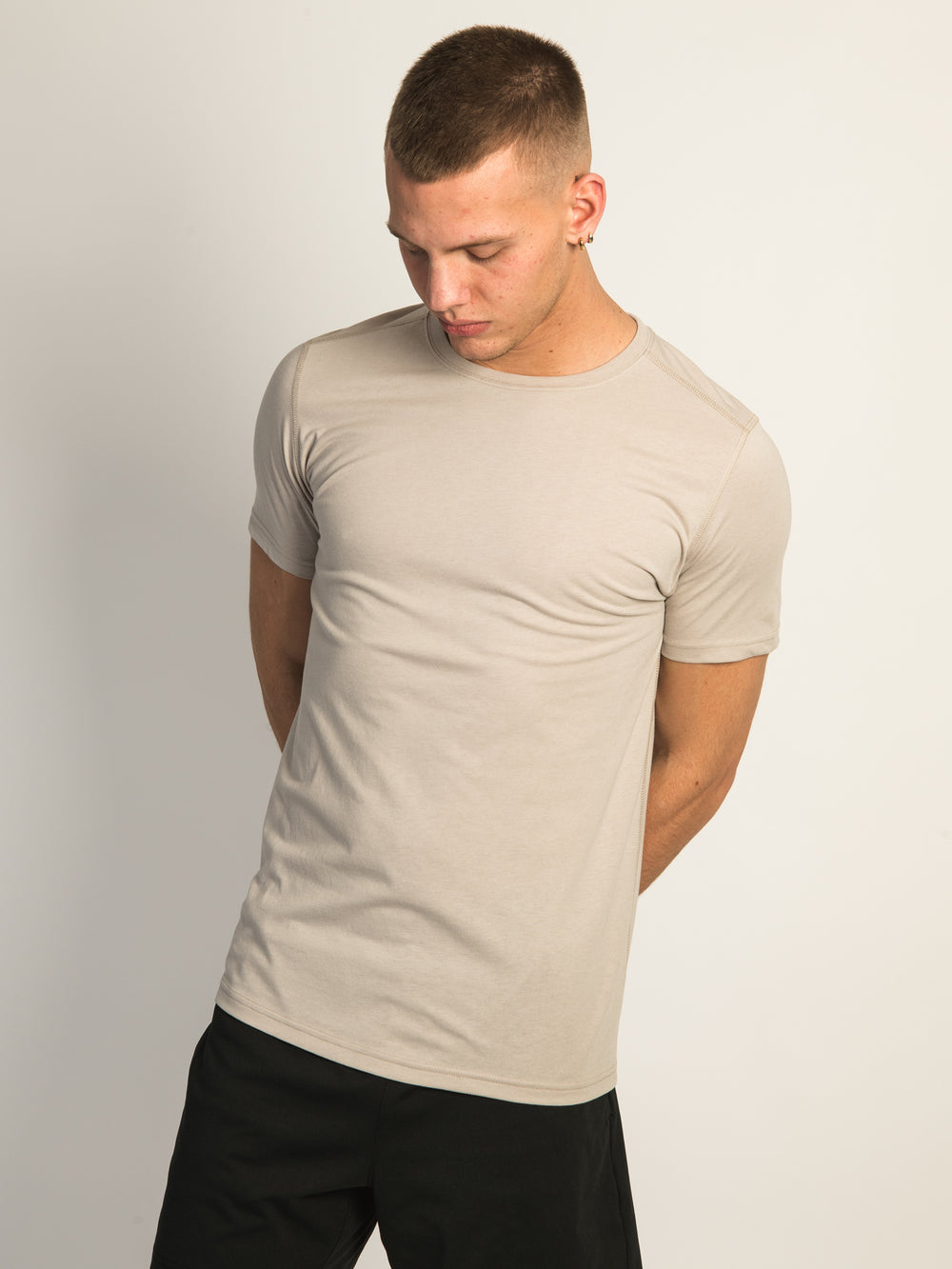 VICTOR CREWNECK TEE - PEBBLE