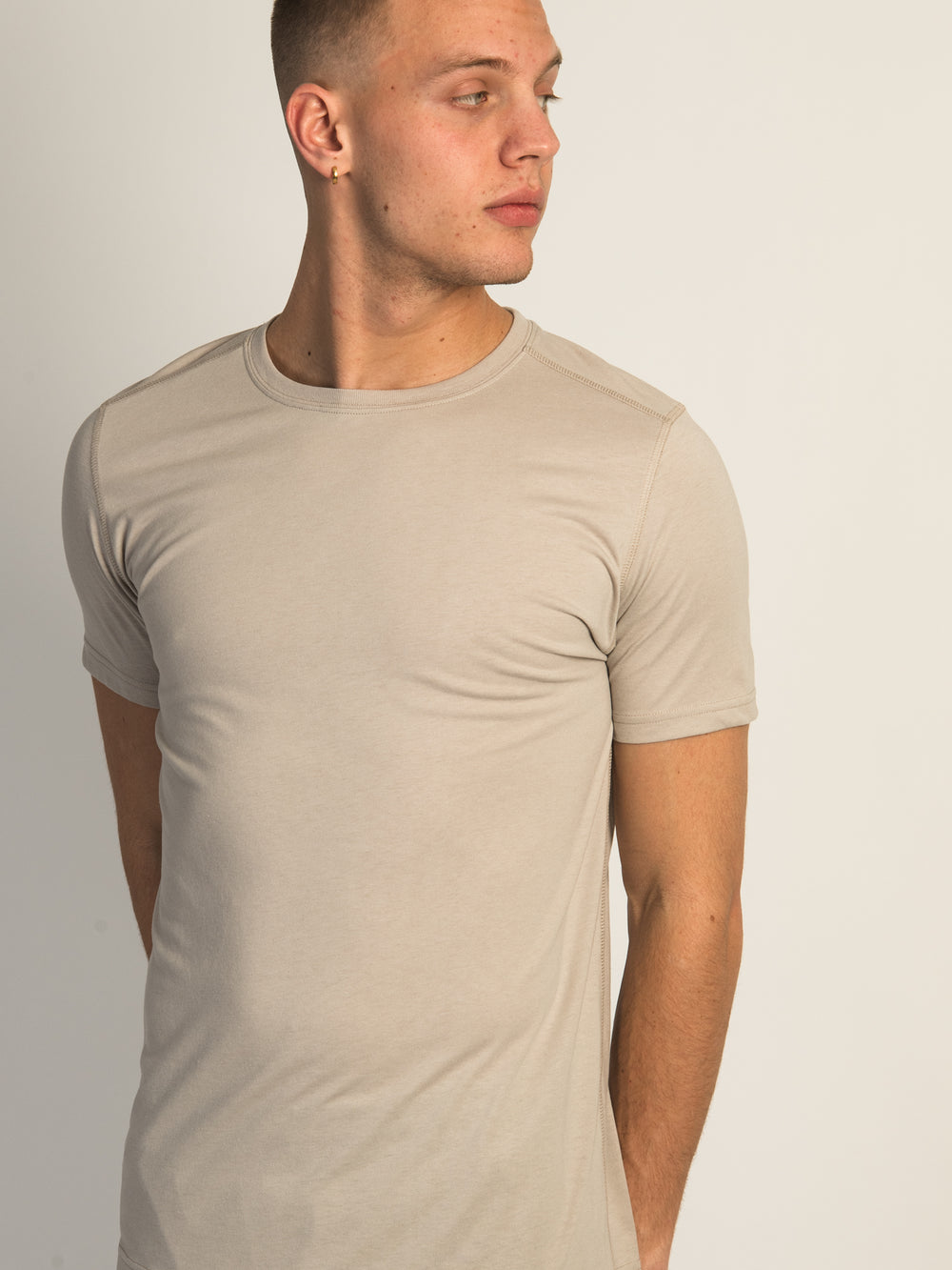 VICTOR CREWNECK TEE - PEBBLE