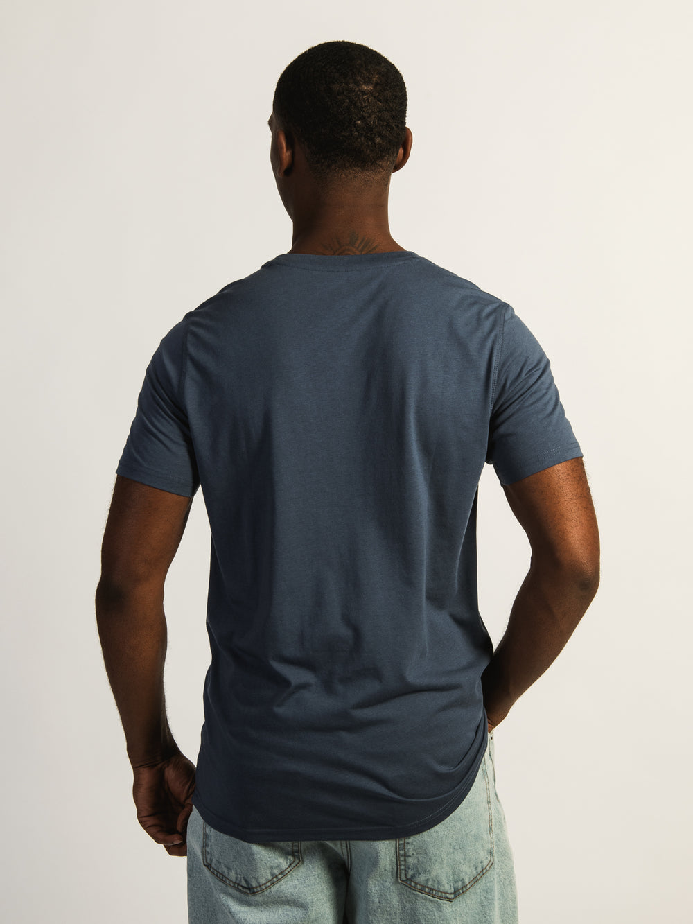 VICTOR CREWNECK - PERIWINKLE