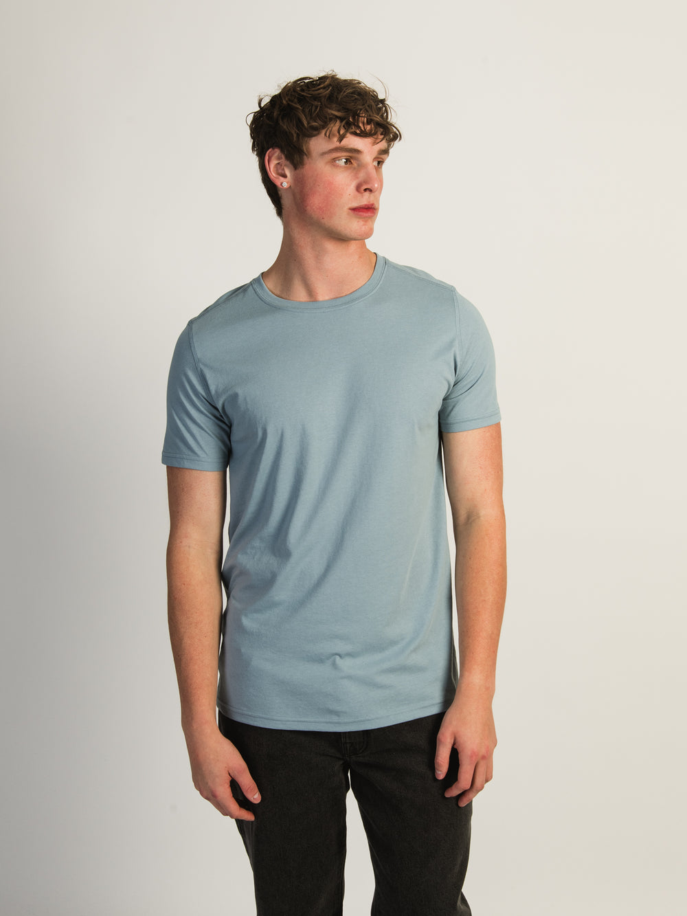 VICTOR CREWNECK TEE - POWDER BLUE