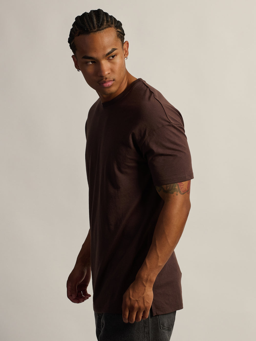 LONG FIT TEE - CHOCOLATE