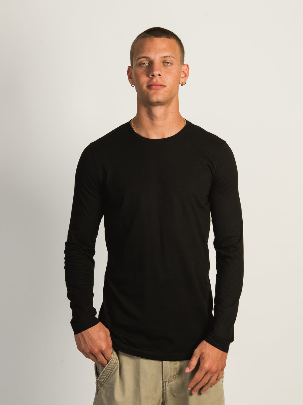 LONG SLEEVE CREWNECK TEE- BLACK