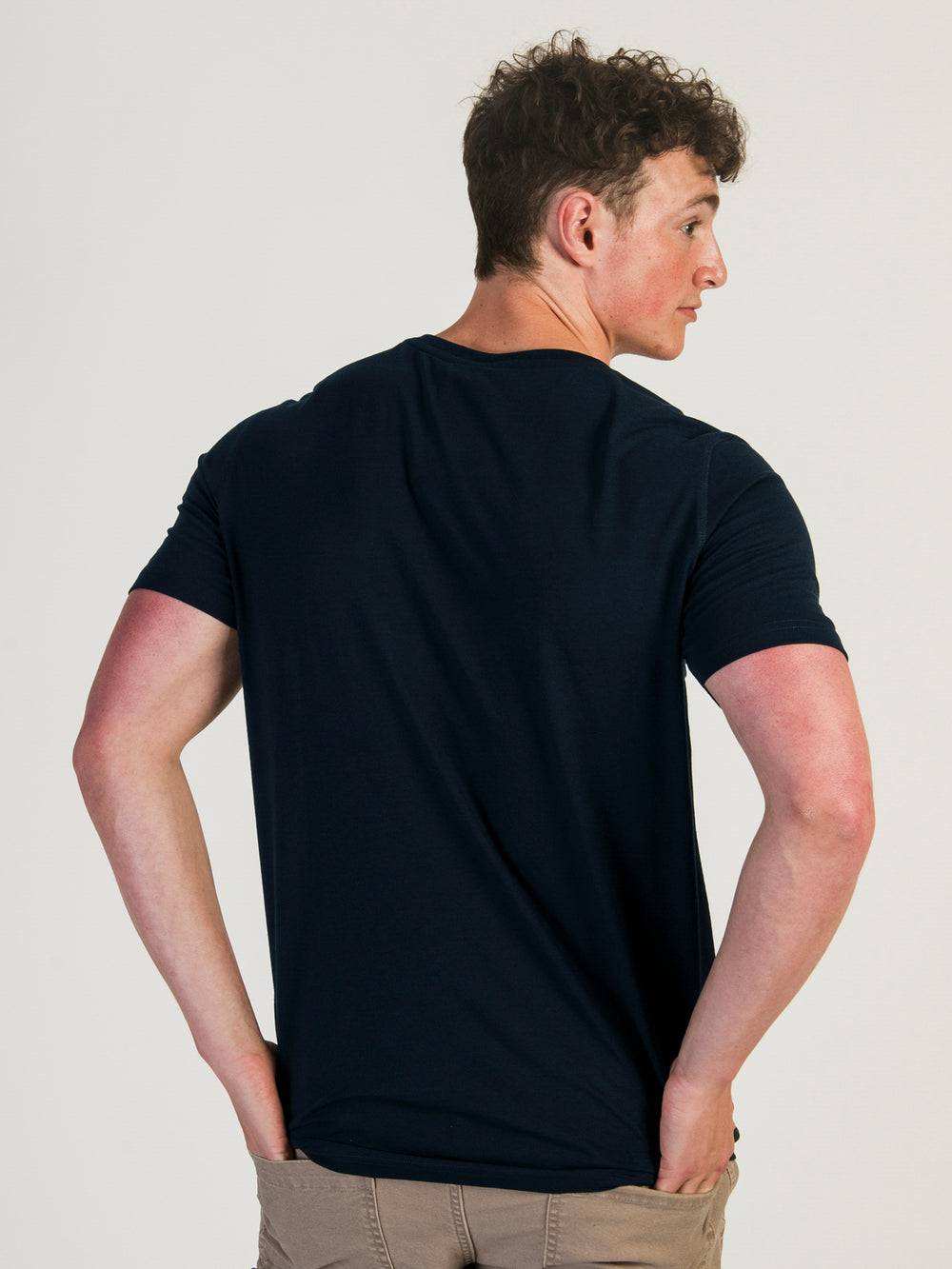 VICTOR V-NECK TEE - NAVY