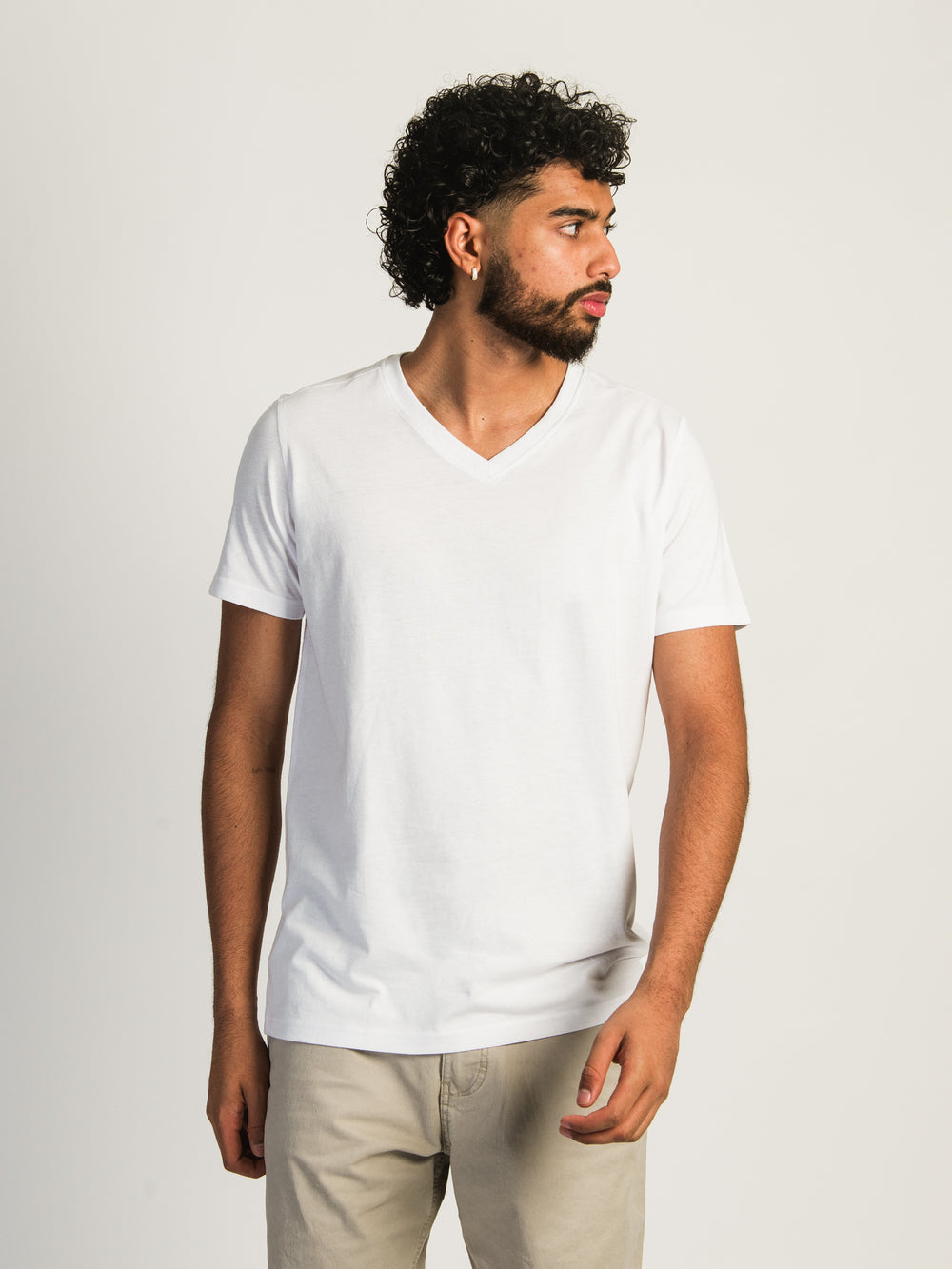 VICTOR V-NECK TEE - WHITE