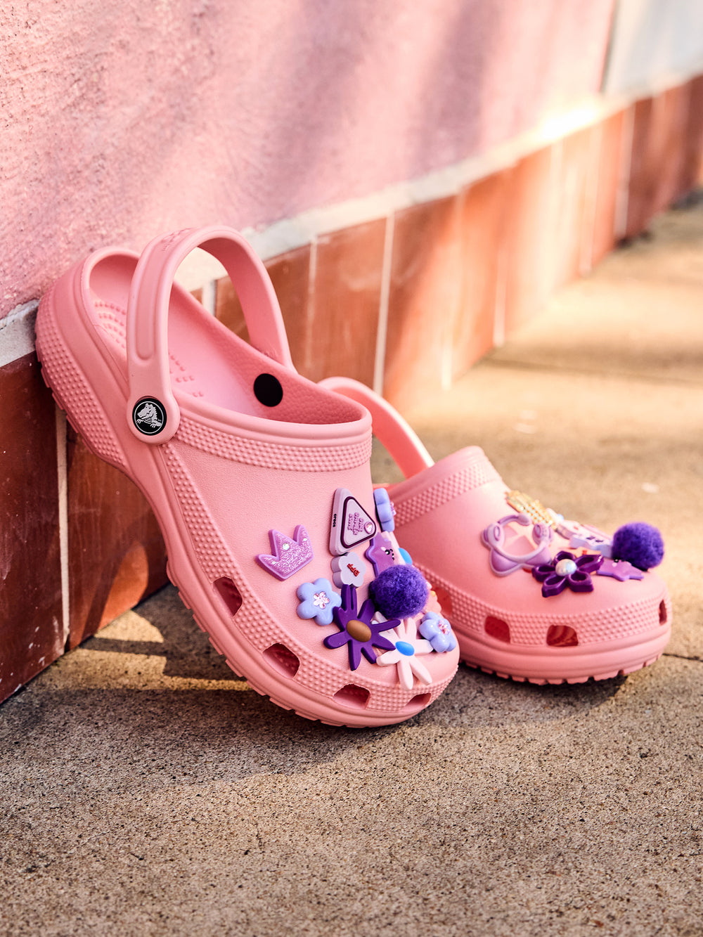 WOMENS CROCS CLASSIC CLOG - POWDER PINK