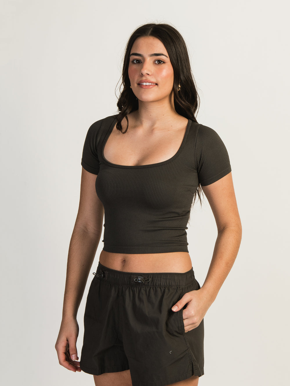 HARLOW SQUARE NECK SEAMLESS TEE - CHARCOAL