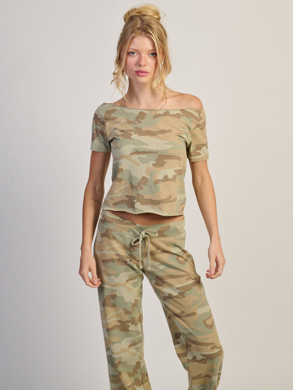 HARLOW CATE TEE - CAMO
