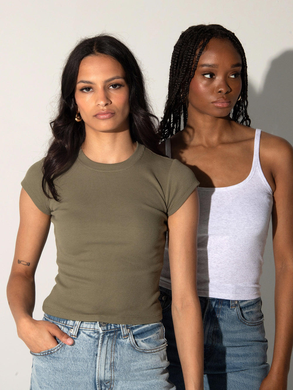 HARLOW ESSENTIAL RIBBED BABY TEE - ARMY