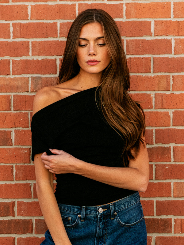 HARLOW SLOANE TEE - BLACK