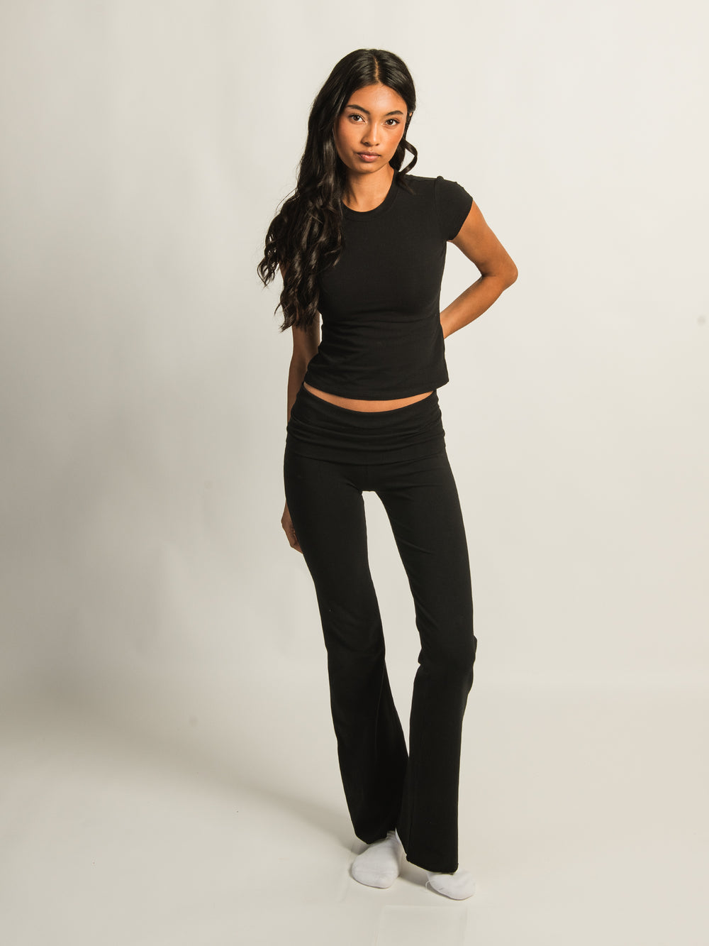 HARLOW GIA TEE - BLACK
