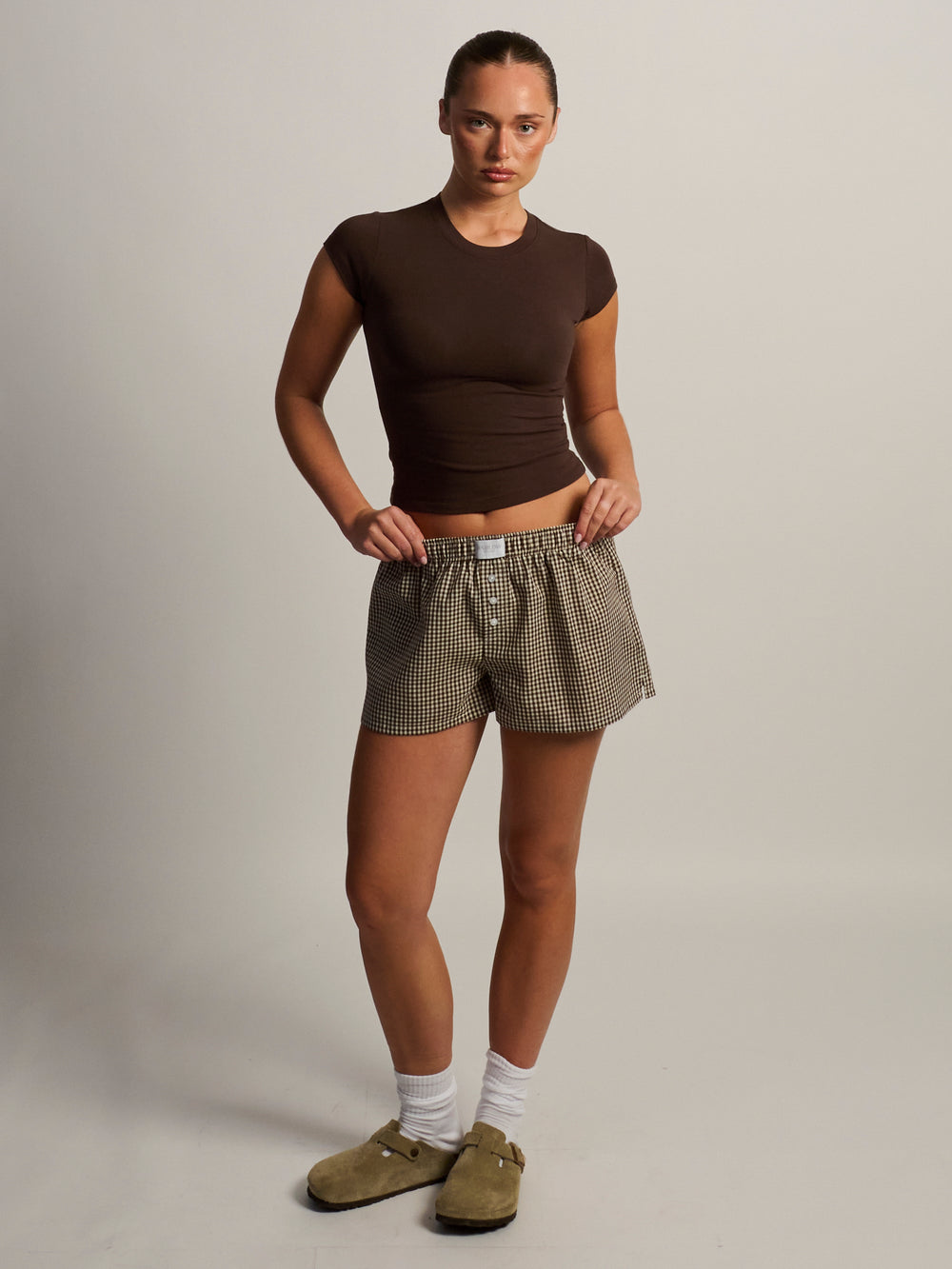 HARLOW GIA TEE - BROWN