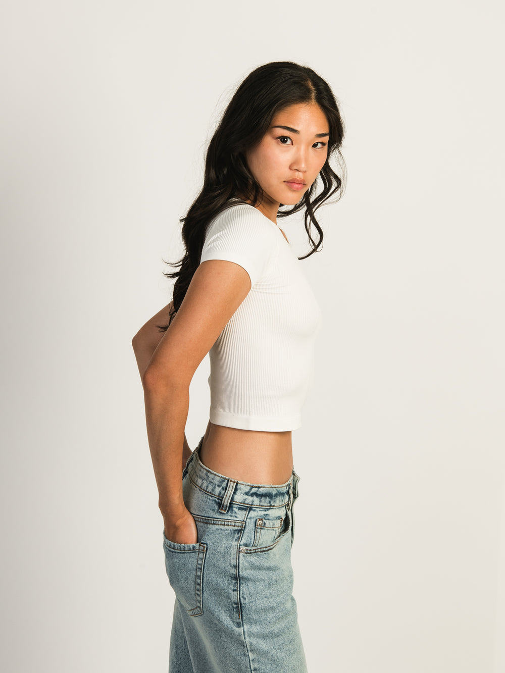 HARLOW RIBBED SEAMLESS TEE - OFF WHITE