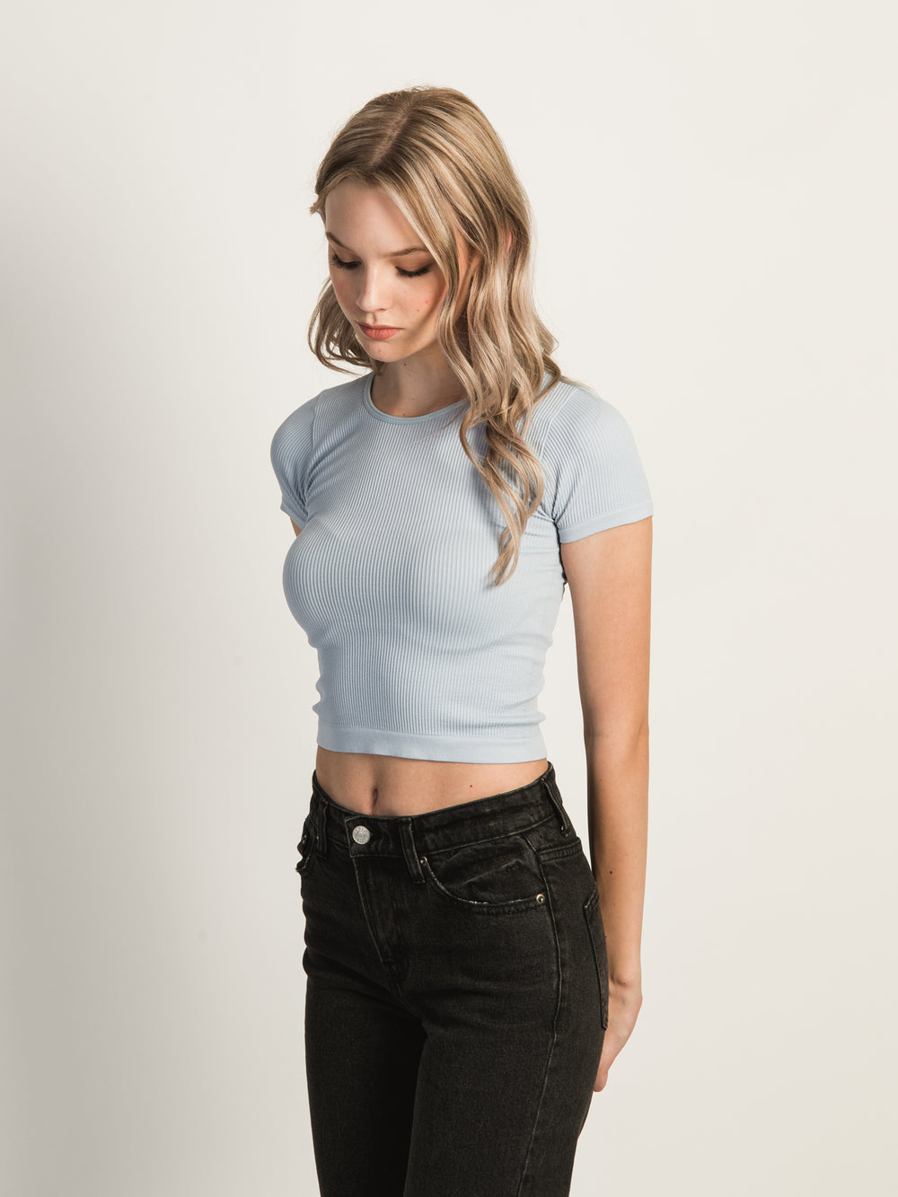 HARLOW RIBBED SEAMLESS TEE - BABY BLUE