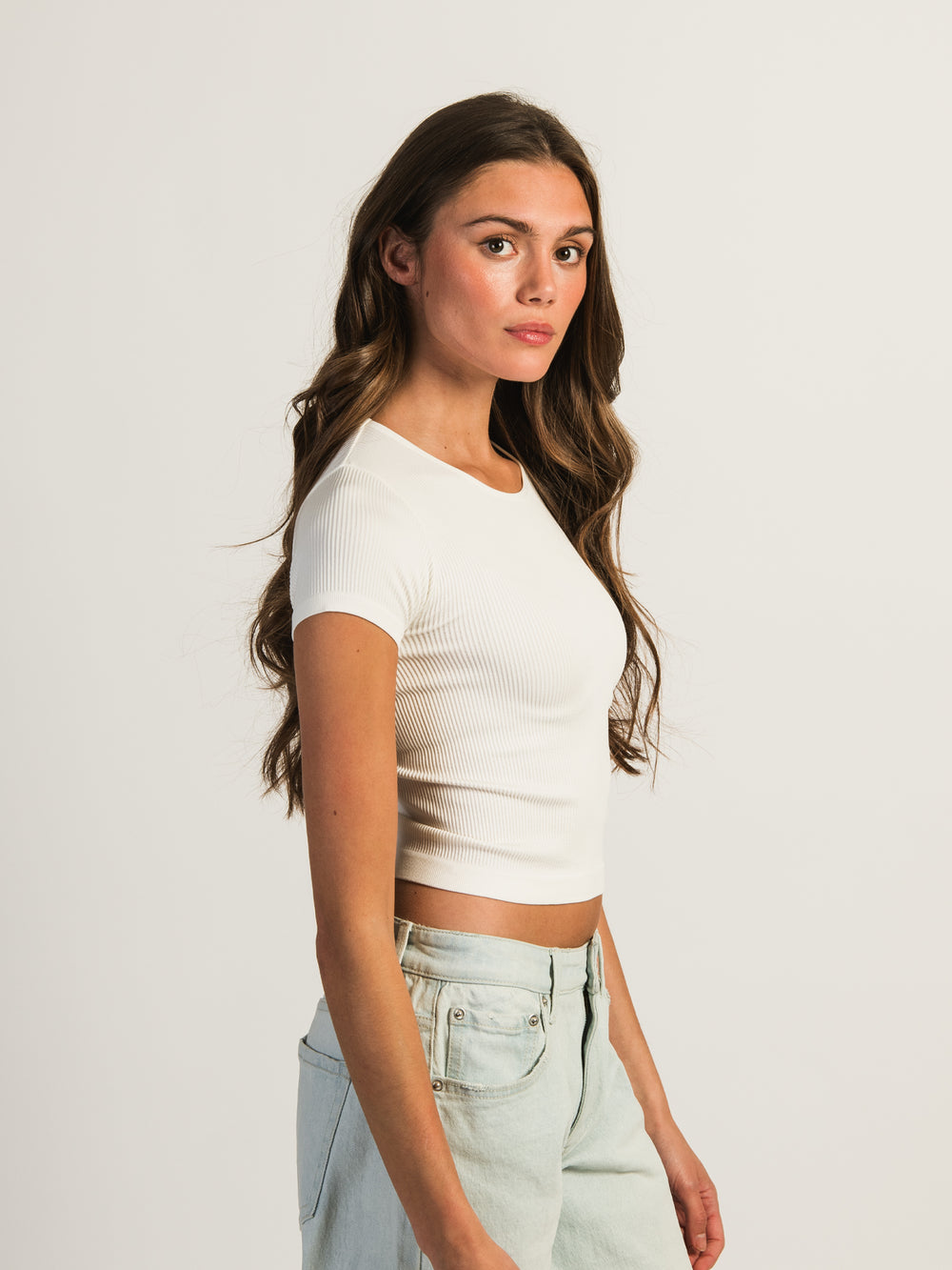 HARLOW RIBBED SEAMLESS TEE - WHITE
