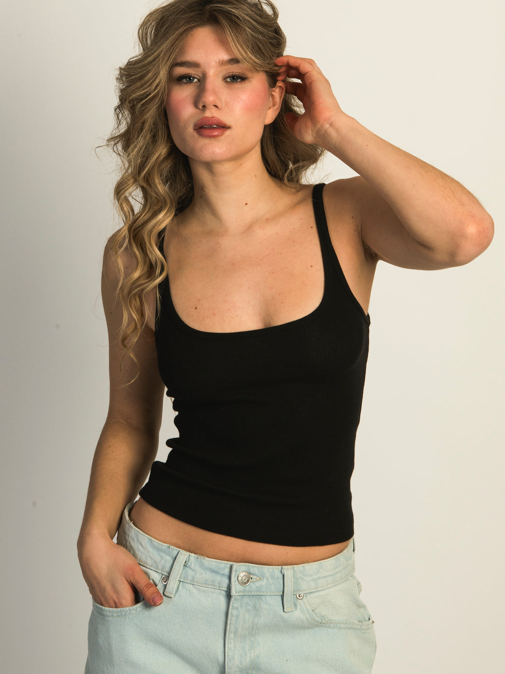 HARLOW ESSENTIAL RIBBED TANK - BLACK