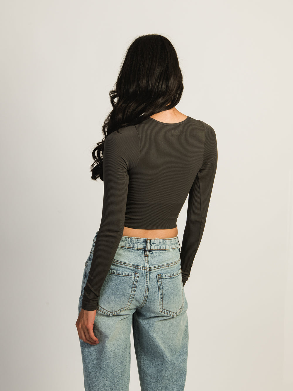 HARLOW TORI VNECK LONG SLEEVE - CHARCOAL