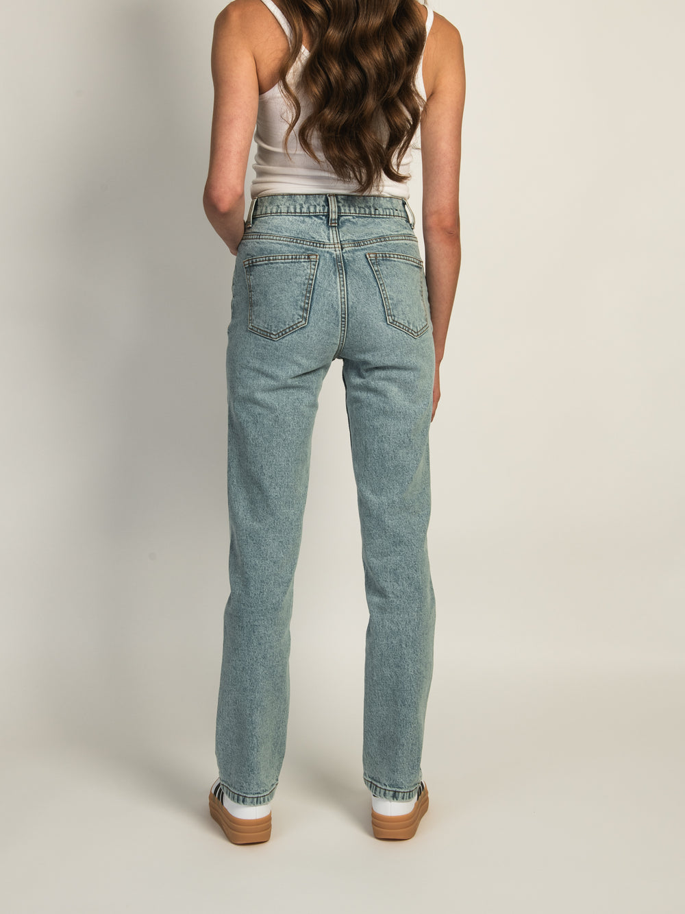 HARLOW HIGH-RISE STRAIGHT JEAN - LIGHT WASH