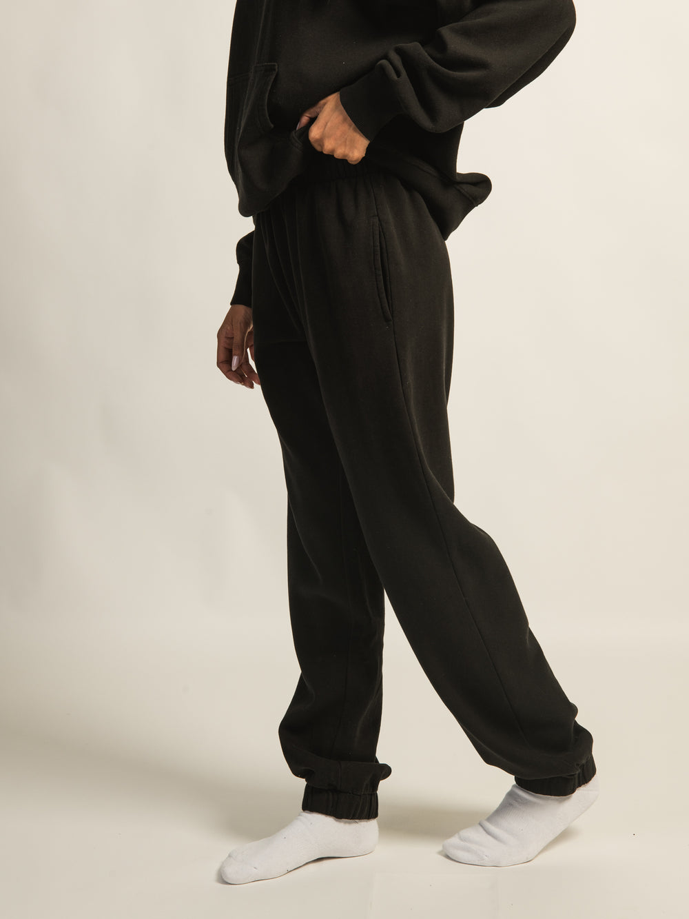 HARLOW JORDANA RELAXED SWEATPANT - BLACK