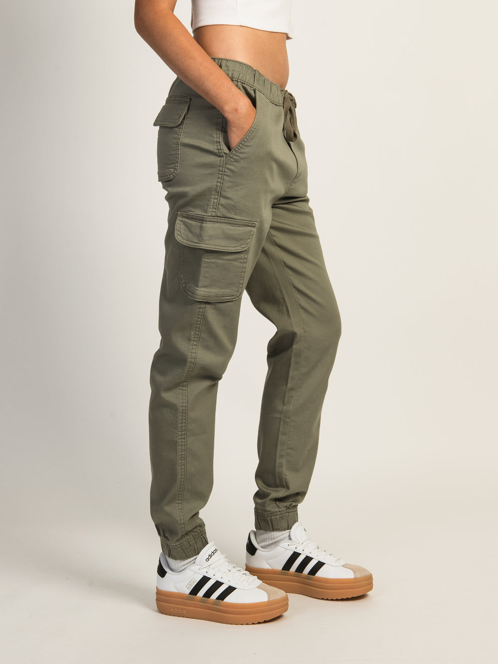 HARLOW DALLAS HYBRID JOGGER - OLIVE