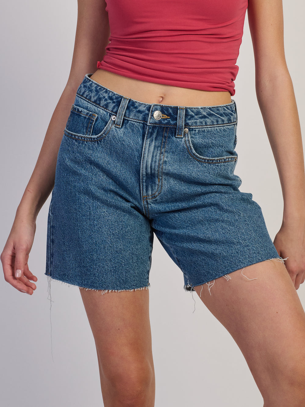 HARLOW LAINEY SHORT - MID WASH