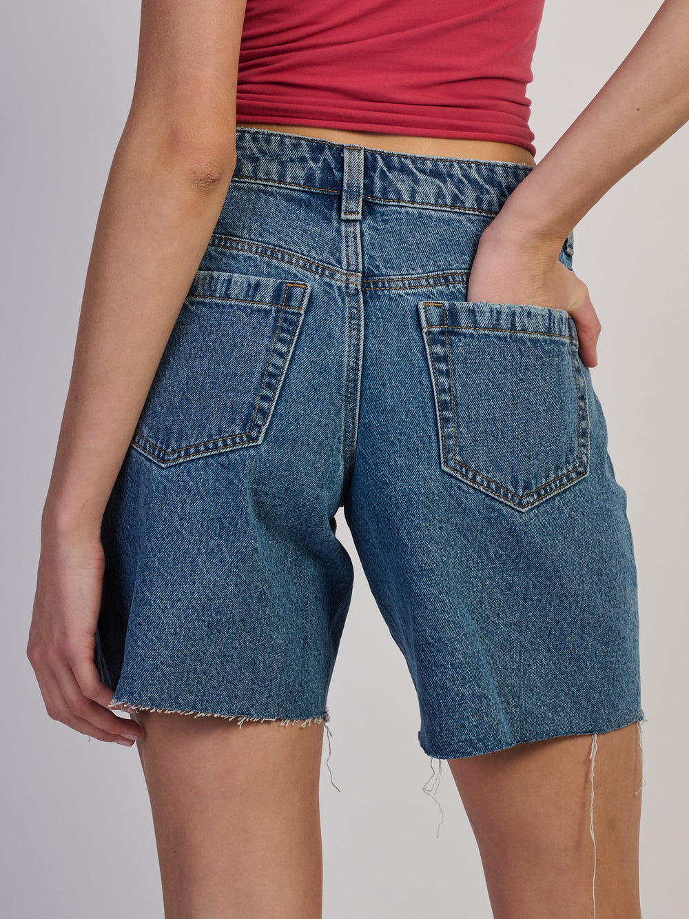 HARLOW LAINEY SHORT - MID WASH