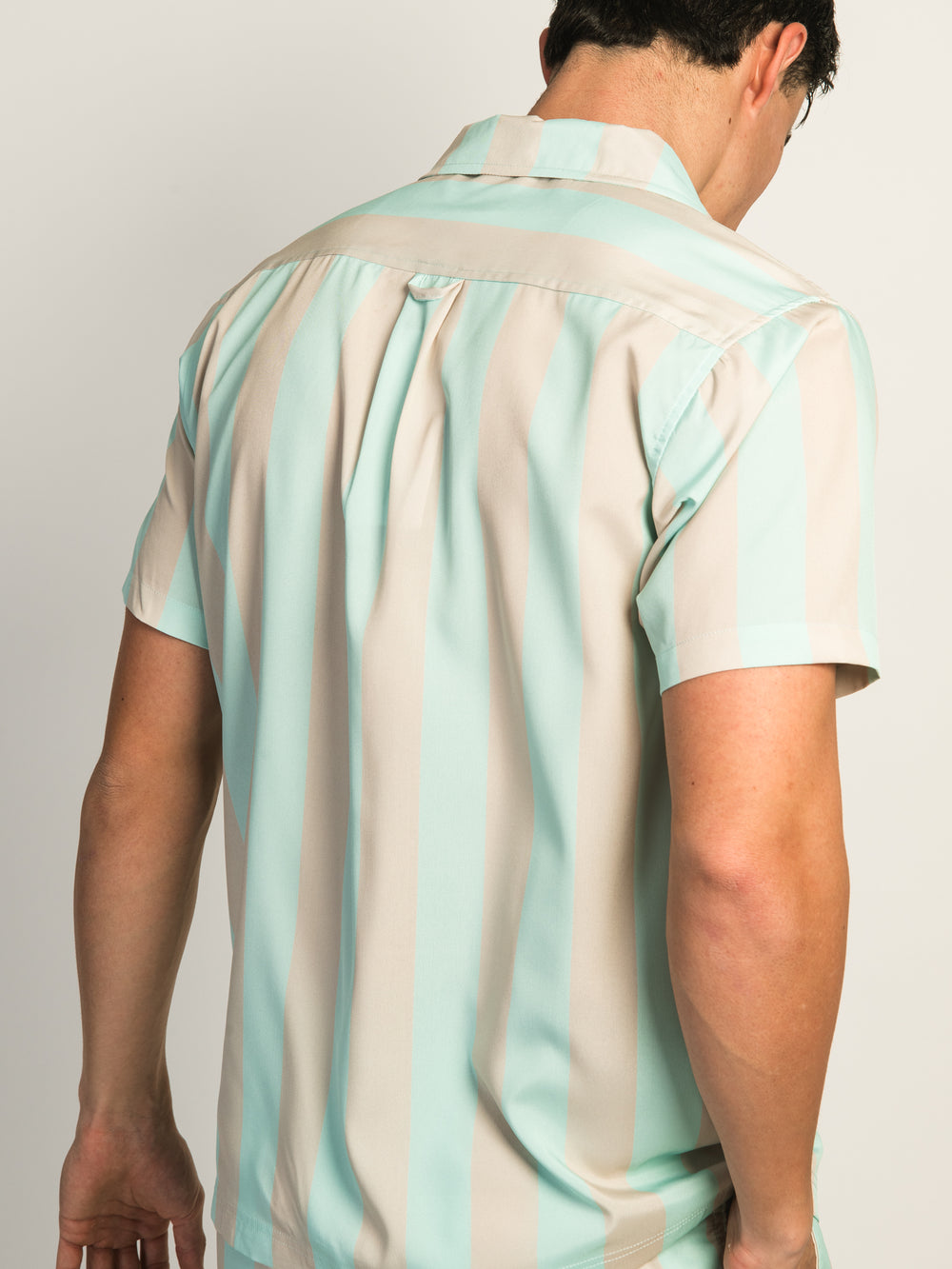ISLAND HAZE VERTICAL STRIPE SHORT SLEEVE WOVEN SHIRT