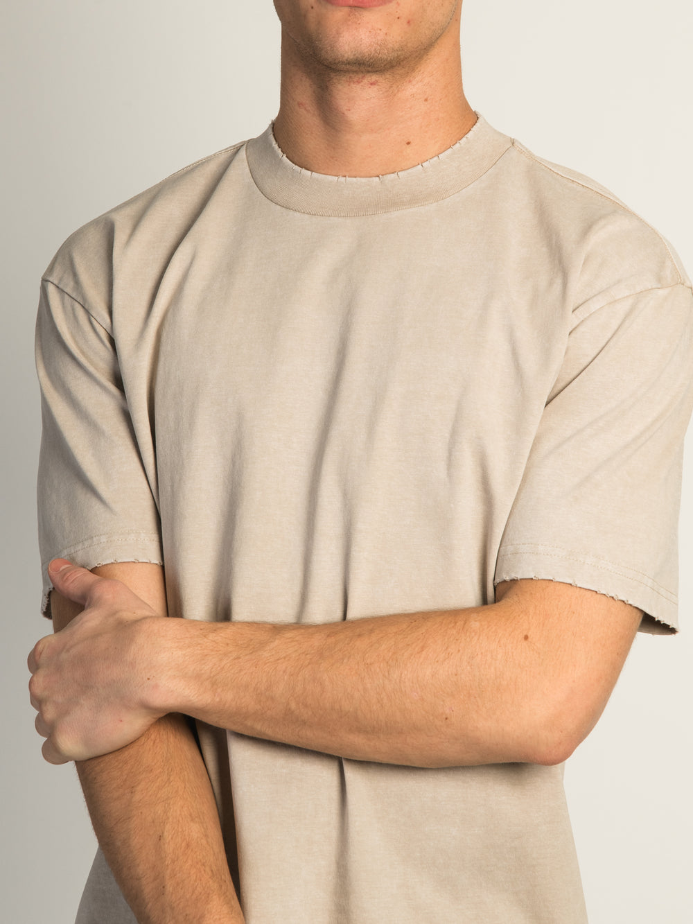 KOLBY HEAVYWEIGHTT-SHIRT- PEBBLE