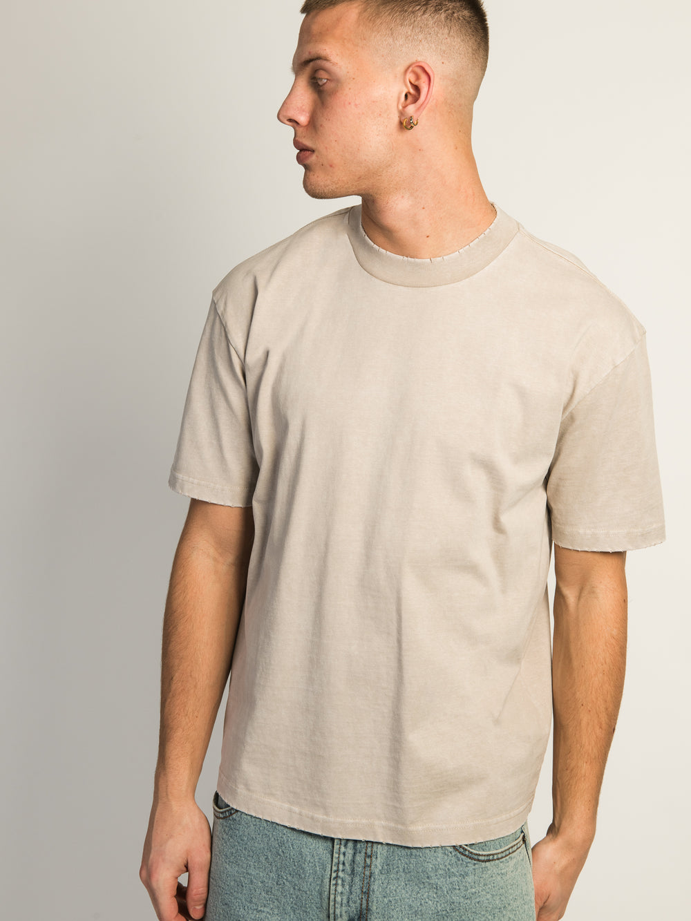 KOLBY HEAVYWEIGHTT-SHIRT- PEBBLE
