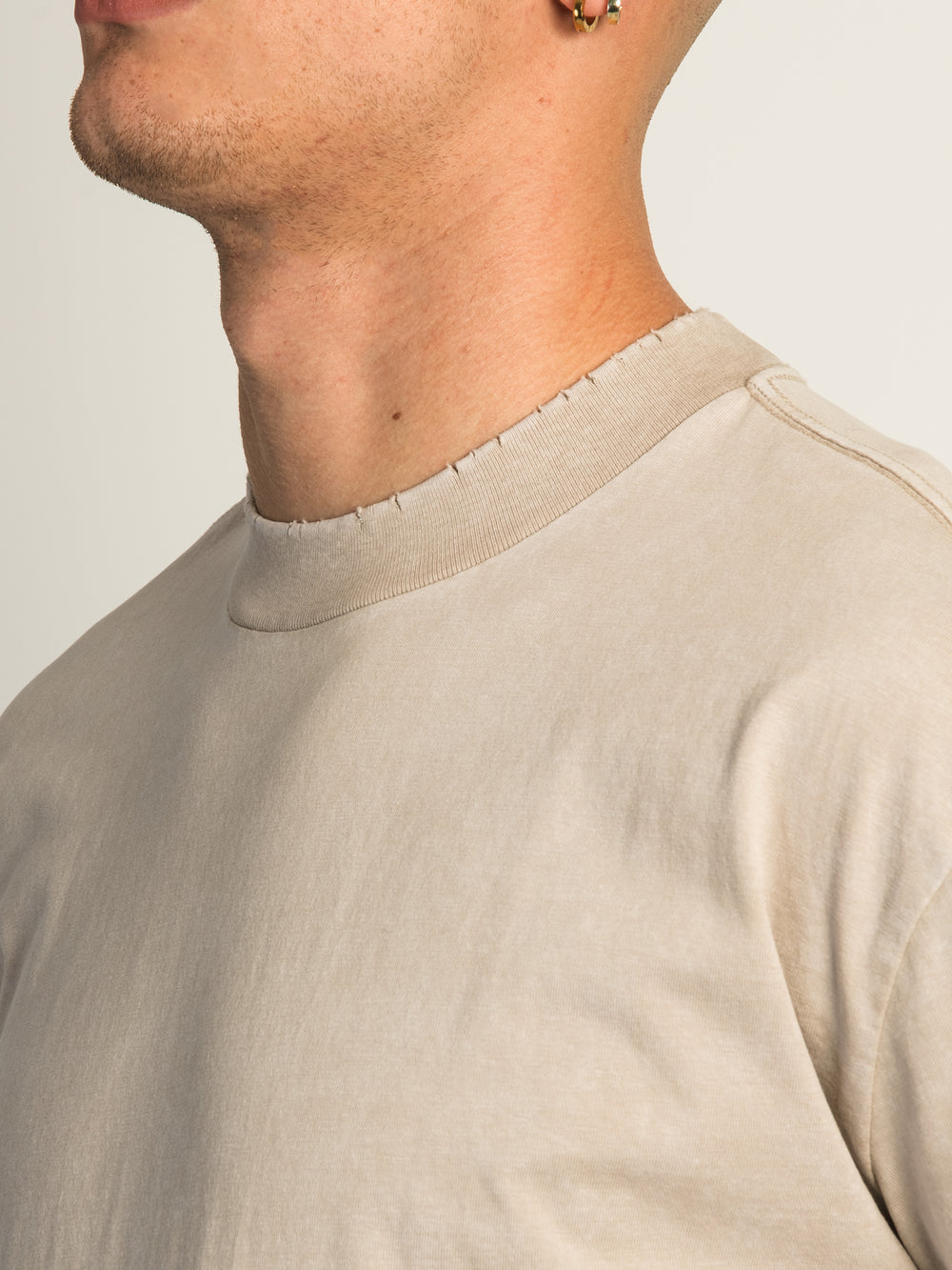 KOLBY HEAVYWEIGHTT-SHIRT- PEBBLE