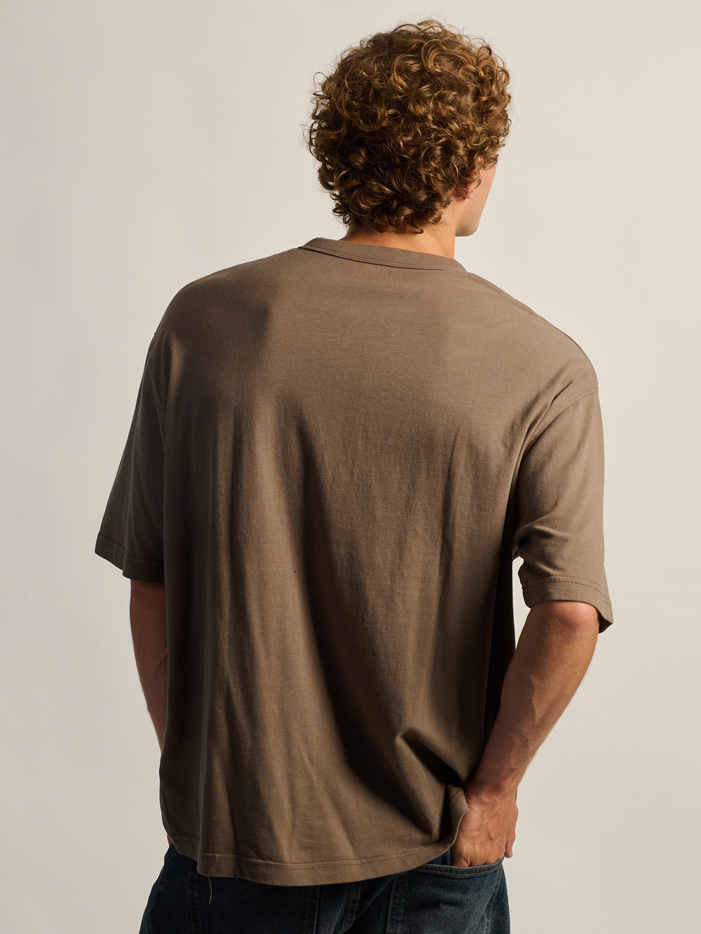 KOLBY LOOSE FIT FOOTBALL T-SHIRT - BROWN