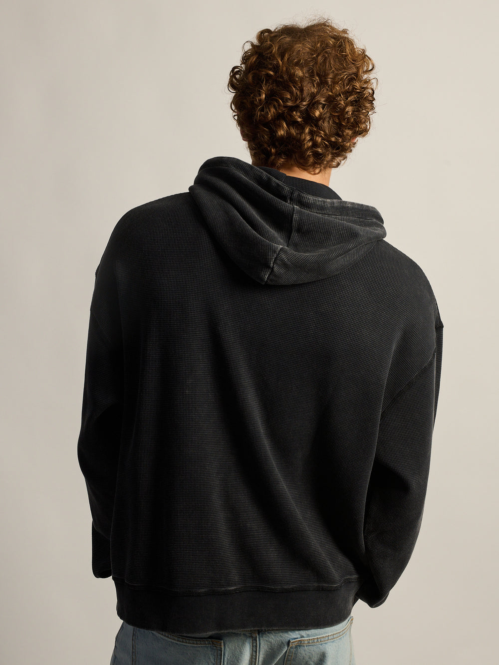 KOLBY HEAVYWEIGHT WAFFLE HOODIE TEE - BLACK