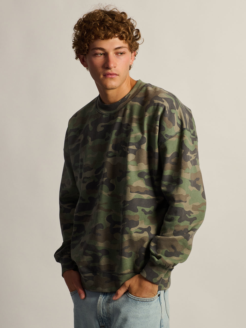 KOLBY RAGLAN CREW - CAMOUFLAGE