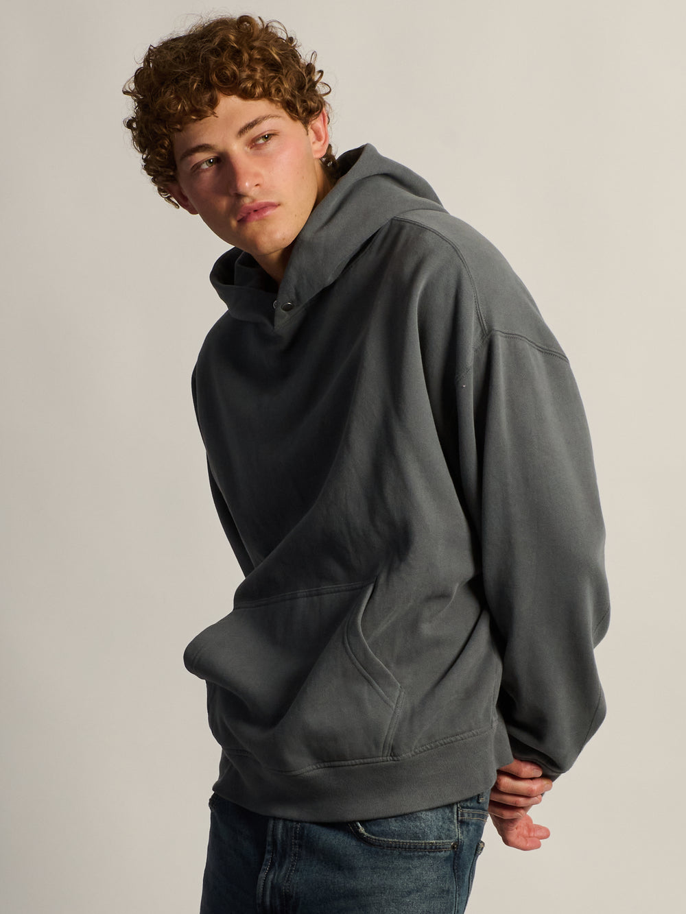 KOLBY RELAXED FIT HOODIE - CHARCOAL