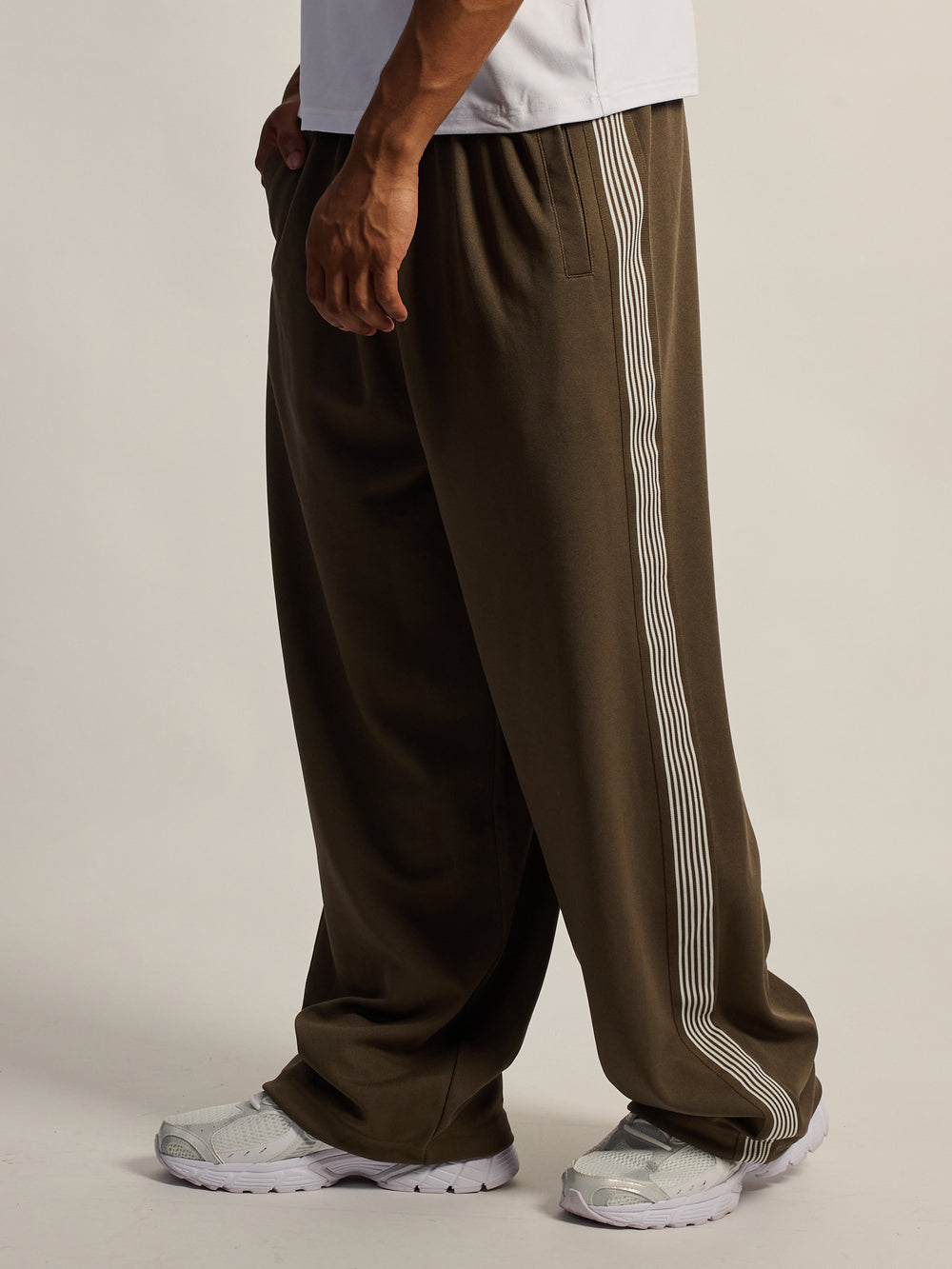 KOLBY SUPER BAGGY KNIT PANT - BROWN