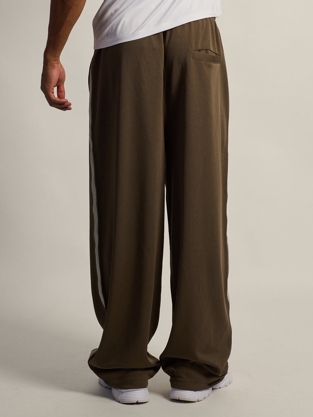 KOLBY SUPER BAGGY KNIT PANT - BROWN