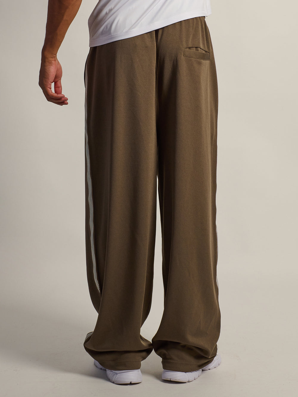 KOLBY SUPER BAGGY KNIT PANT - BROWN