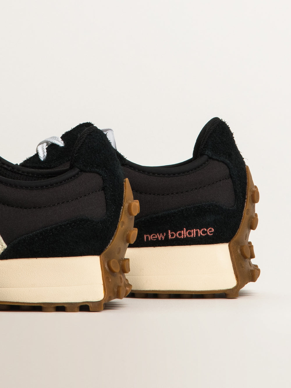 WOMENS NEW BALANCE THE 327 SNEAKER - BLACK