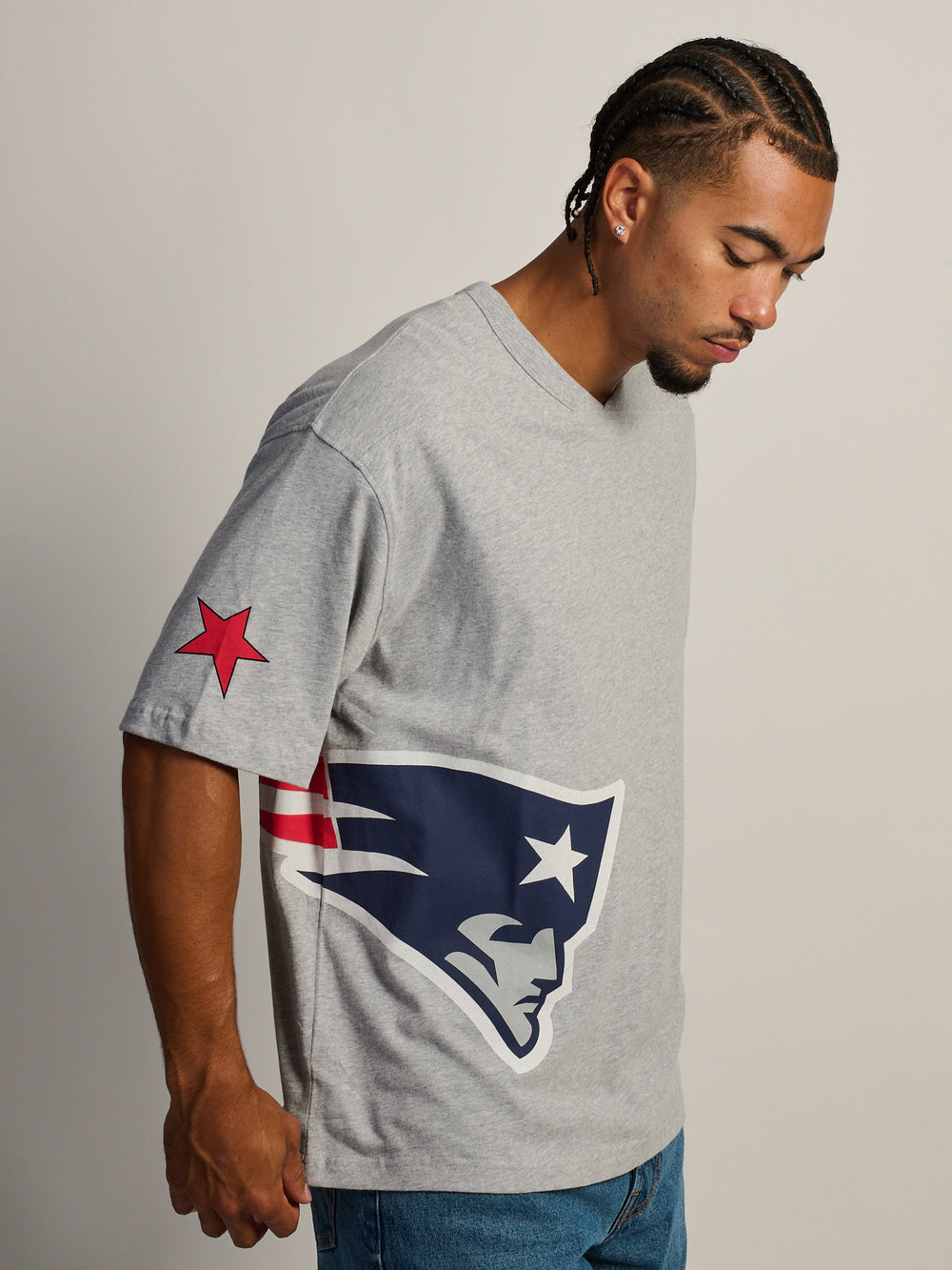NFL PATRIOTS FOOTBALL T-SHIRT