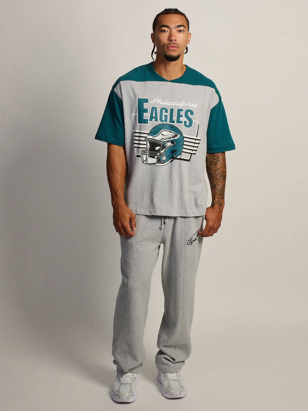 NFL EAGLES FOOTBALL T-SHIRT