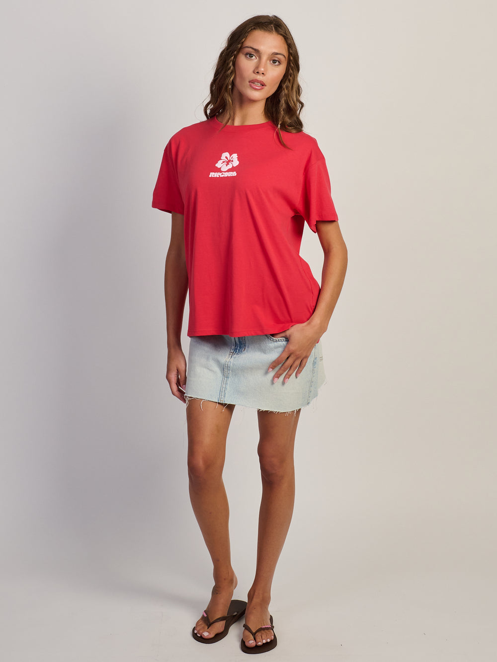 RIP CURL SCRIPT TEE - DEEP RED