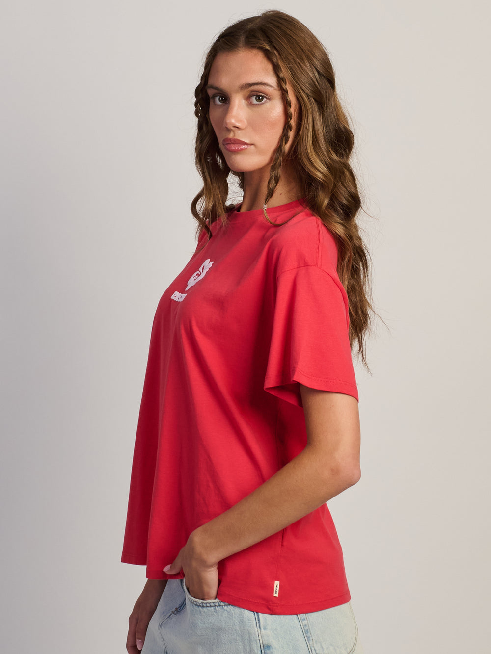 RIP CURL SCRIPT TEE - DEEP RED