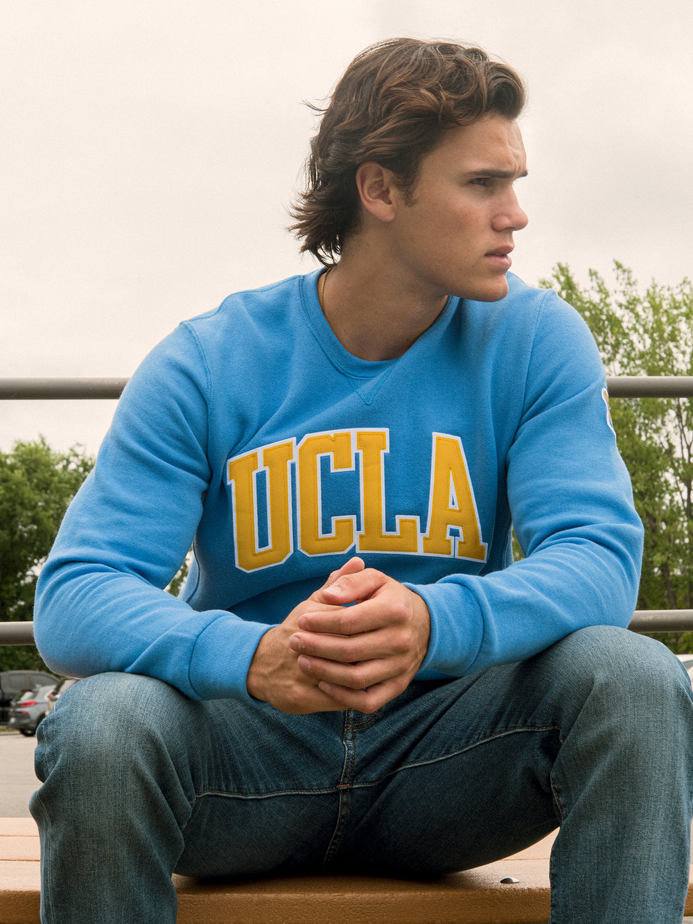 NCAA UCLA SLEEVE EMBROIDERED CREW